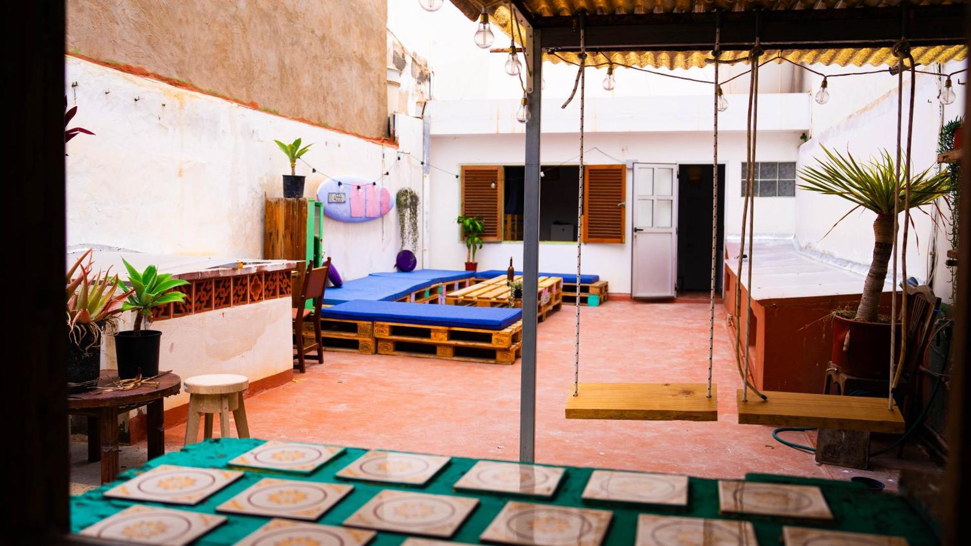Dona Rose Surf Hostel Las Palmas Exterior photo